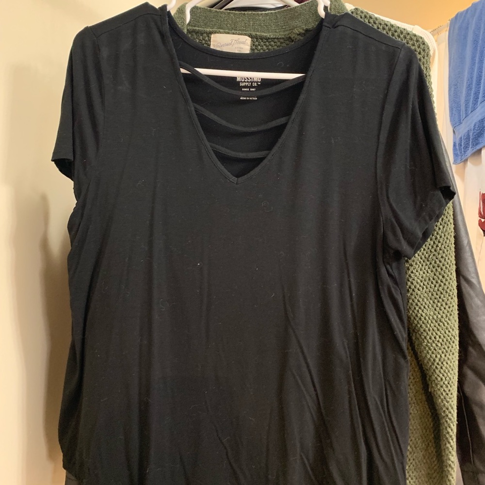 Plain black “flowy” short sleeve shirt
